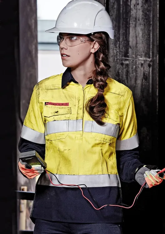 Picture of Womens FR Closed Front Hooped Taped Spliced Shirt